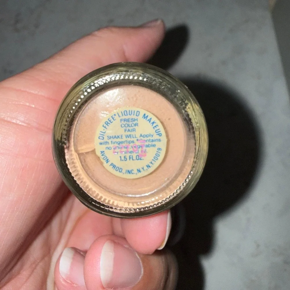 Vintage Avon Colorworks Oil Free Liquid Makeup Fresh Color Fair 1.5 oz Glass Box